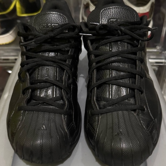 EUC Adidas Men's Black Sneakers sz10.5 - Picture 4 of 6